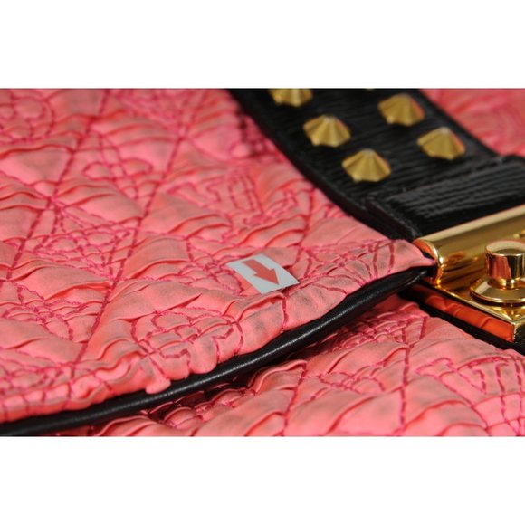 Louis Vuitton LV Monogram Bunny Pink Drift Pouch Satin Quilted Coquette Pochette - Picture 13 of 16